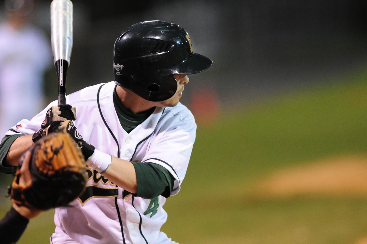 Baseball Earns Double-header Split with Scranton University