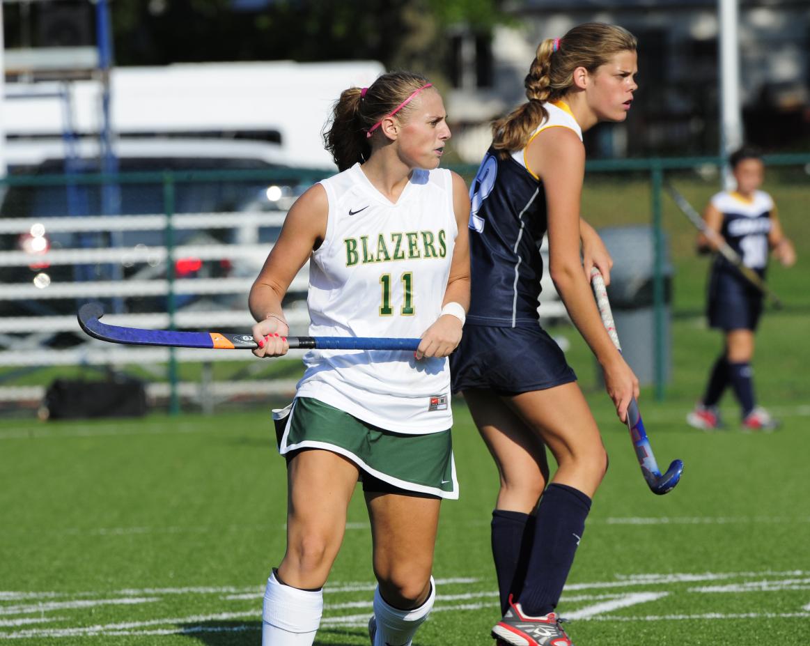 Regis College Outlasts Field Hockey, 1-0