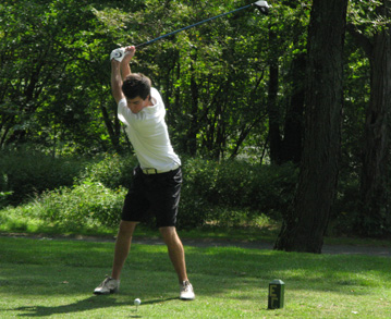 Men&rsquo;s Golf in Third Place Following Day One of NECC Championship