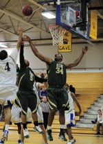 Mens Basketball Falls At Union, 74-68