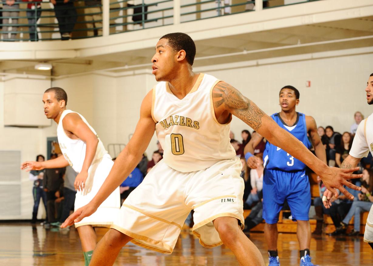 Men&rsquo;s Basketball Falls to WPI 76-62