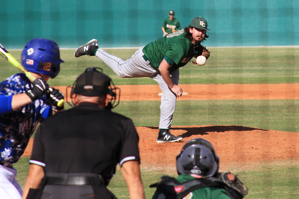 Baseball Sweeps Doubleheader With Newbury