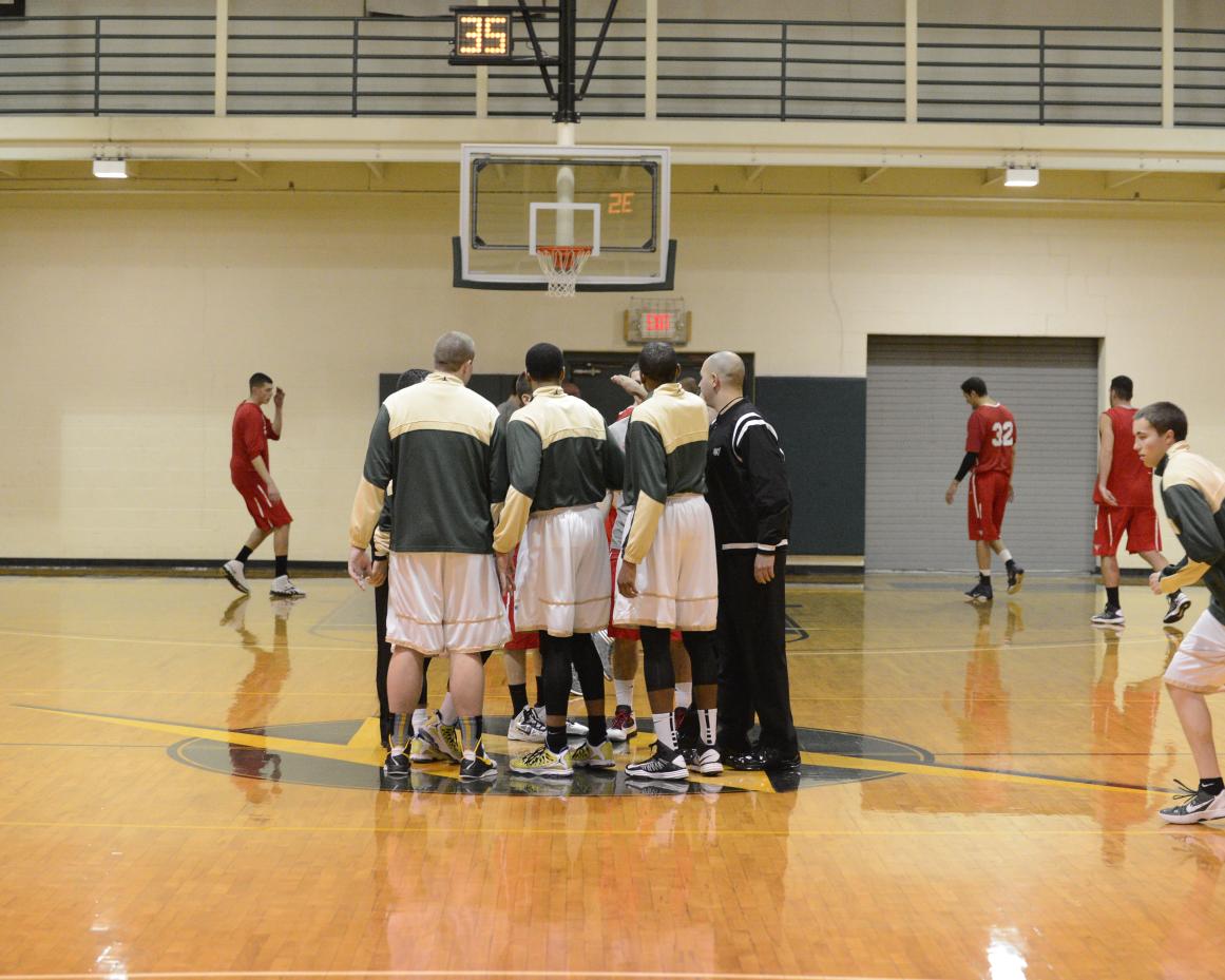 Men&rsquo;s Basketball Falls to UMass-Dartmouth, 100-88