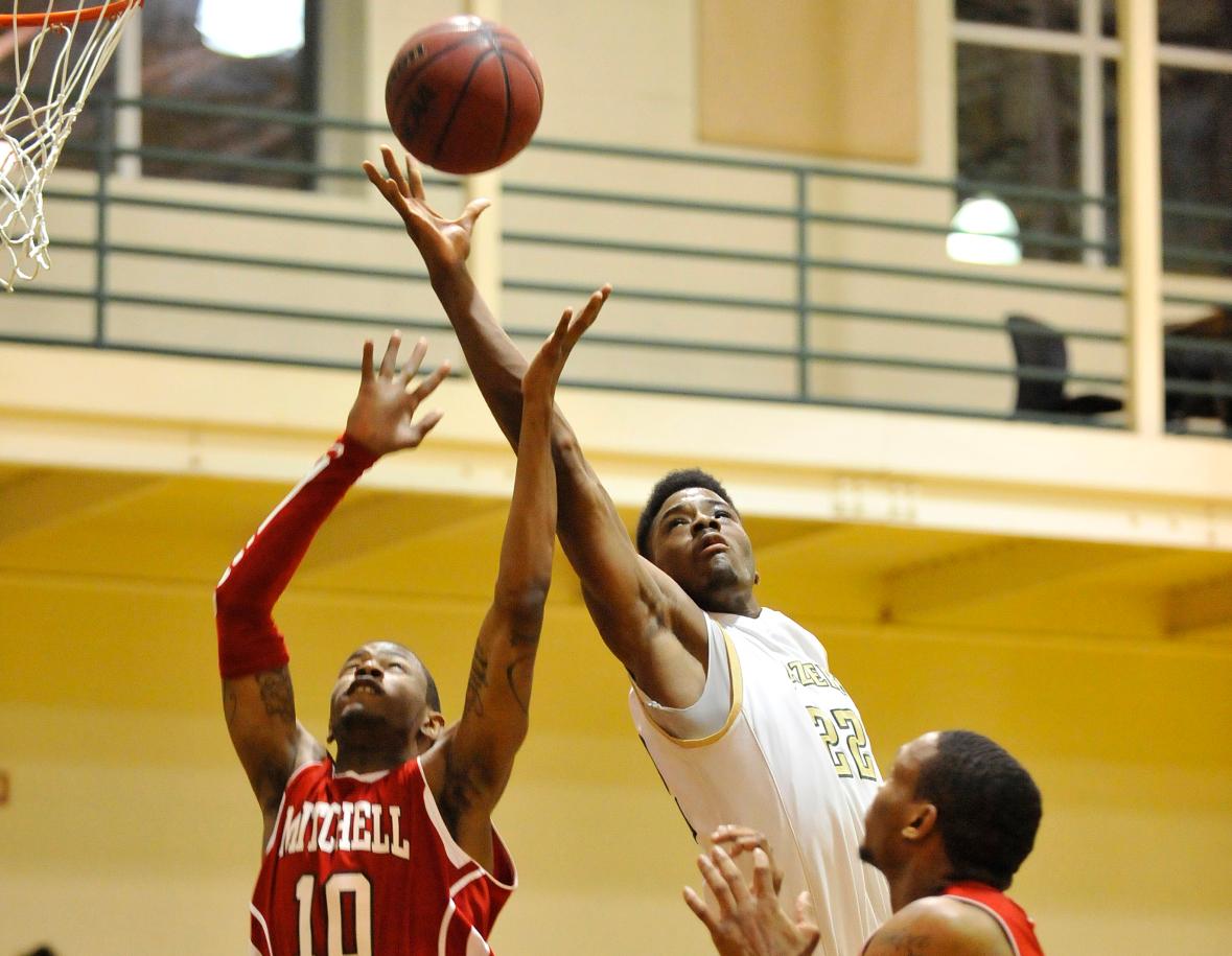Men&rsquo;s Basketball Advances to NECC Championship Tournament Title Game with 80-78  Victory over Mitchell College