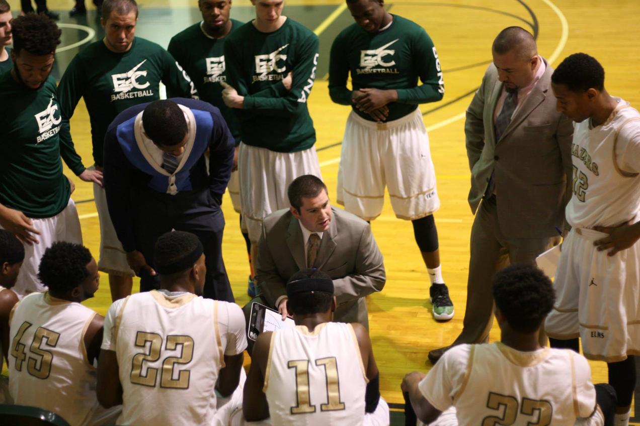 Men's Basketball Falls to Mitchell