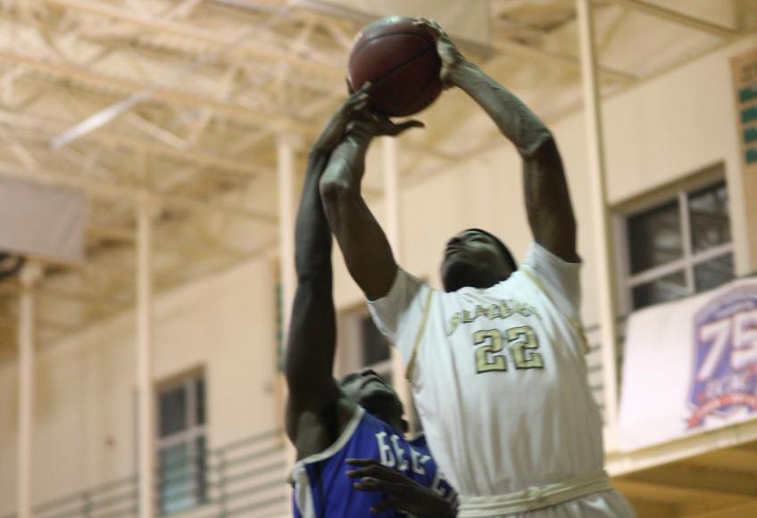 Men's Basketball Erupts in Second Half Over Newbury