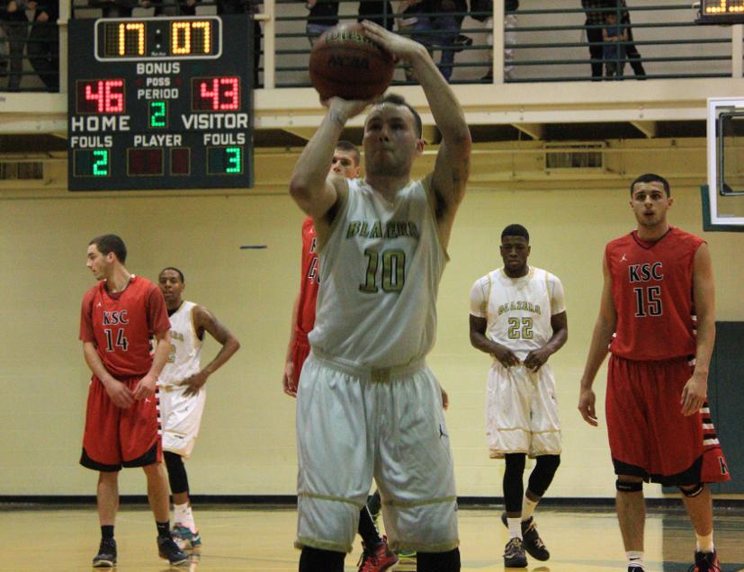 Men's Basketball Falls on Buzzer Beater