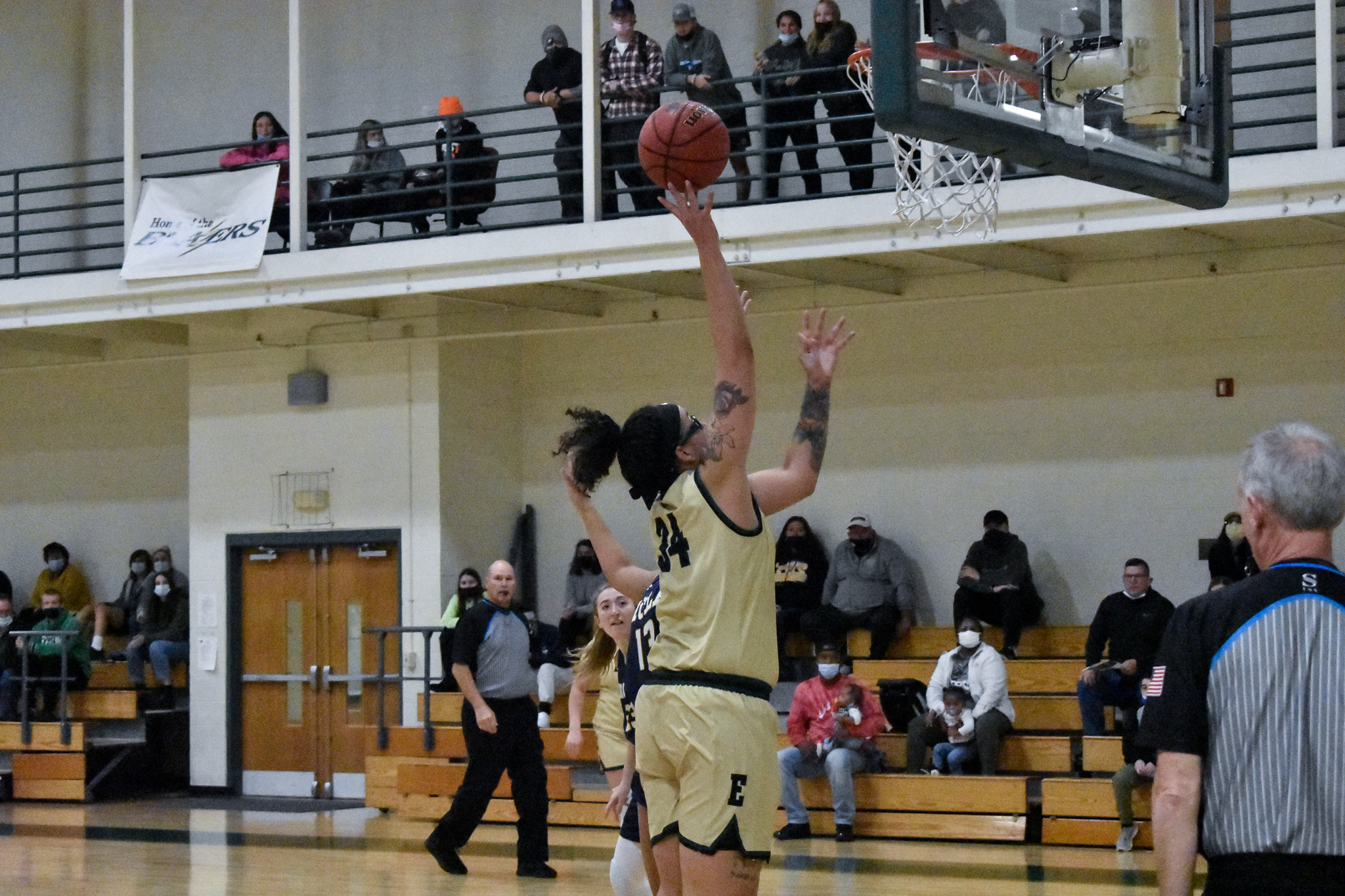 Women's Basketball Drops to Raiders