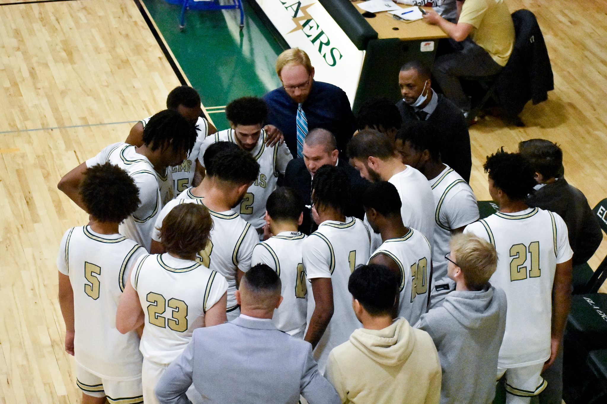 Men's Basketball Suffers Setback at Home to Rivier