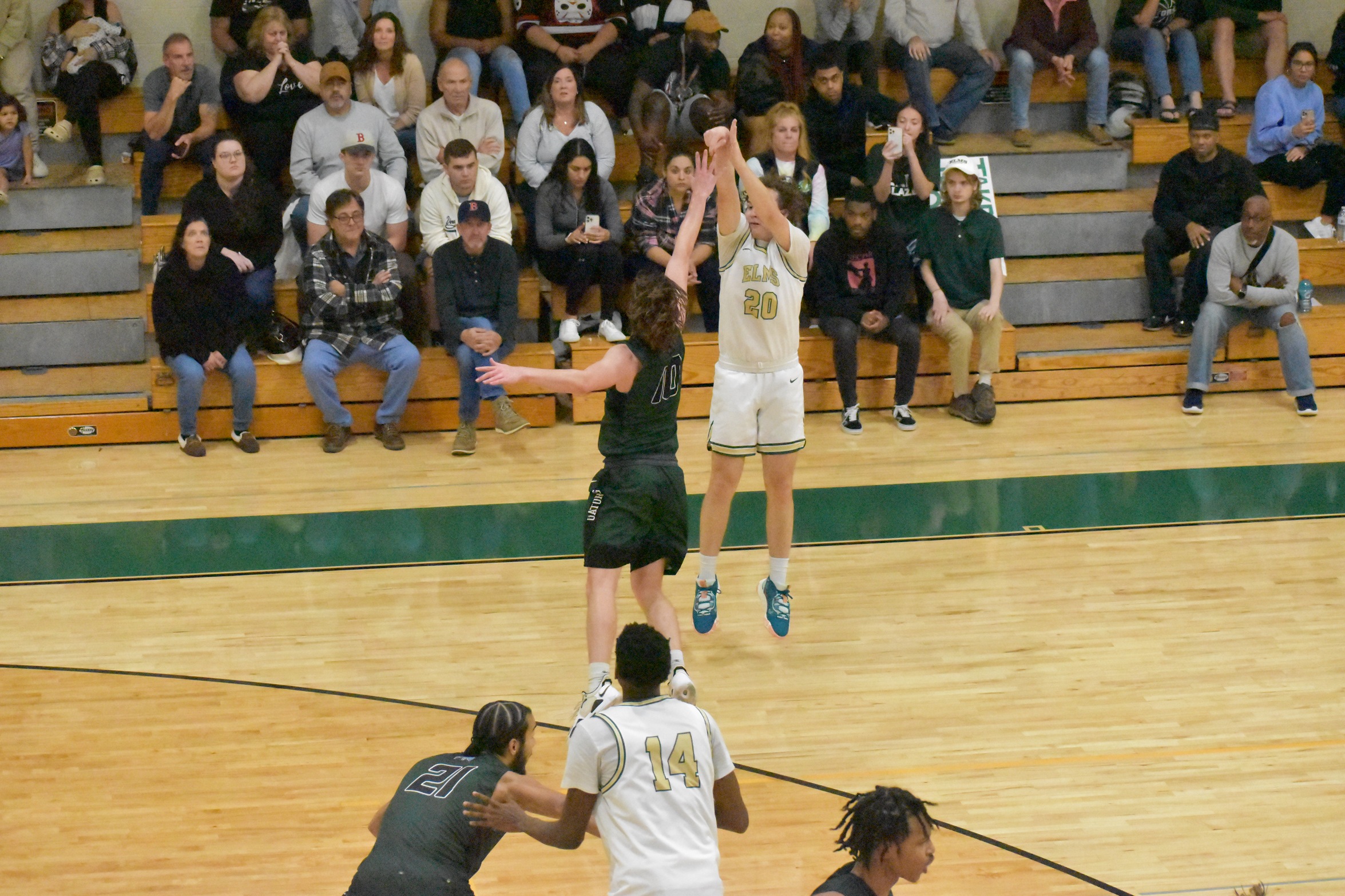 Elms Clutches Home Opener in Final Seconds Against Gators