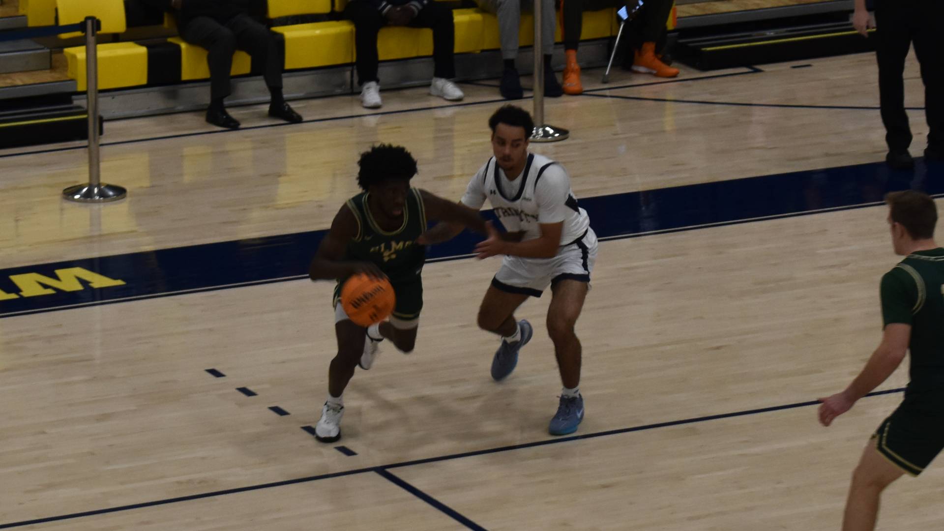 Men's Hoops Lose in the Coop of National Ranked Trinity