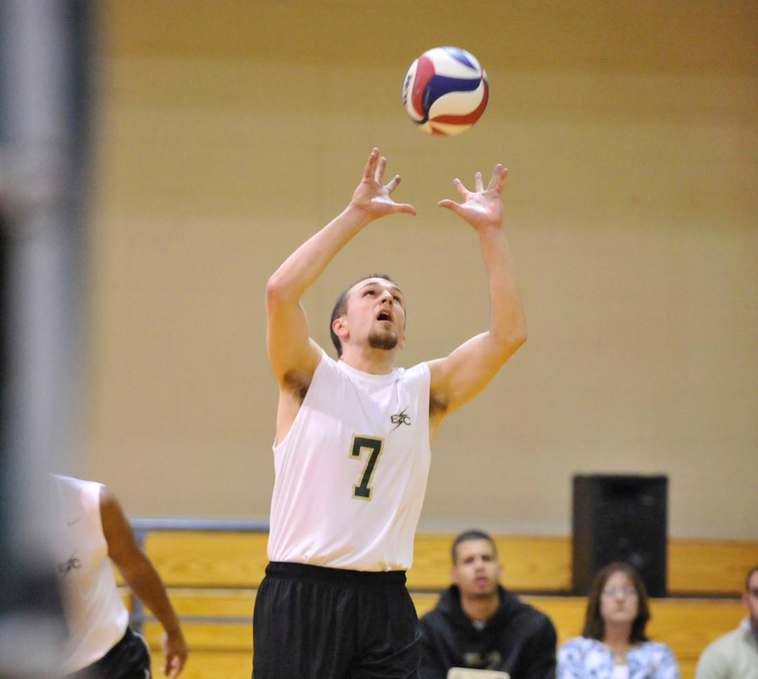 Men&rsquo;s Volleyball Climbs Past Southern Vermont College, 3-2