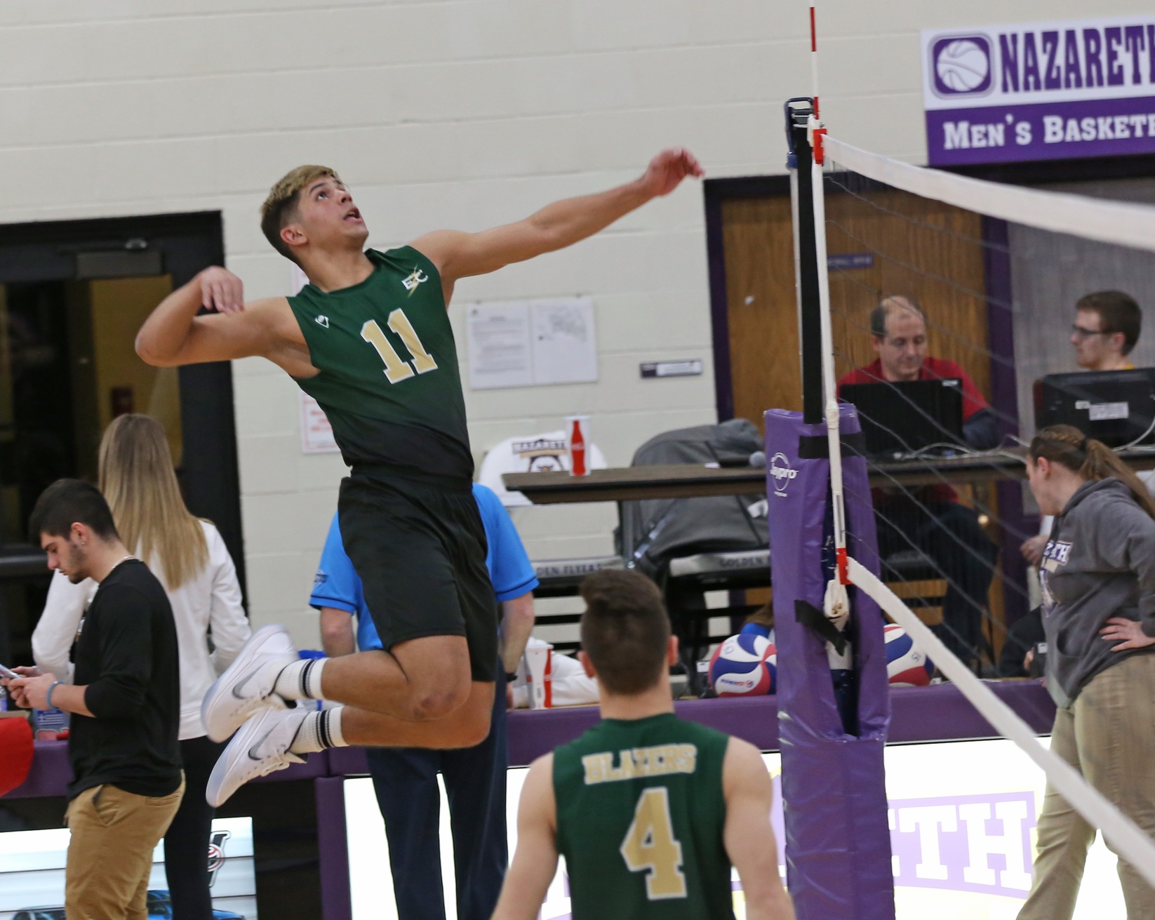 Men&rsquo;s Volleyball Swept in Tri-Match With #2 Vassar and #5 Stevens