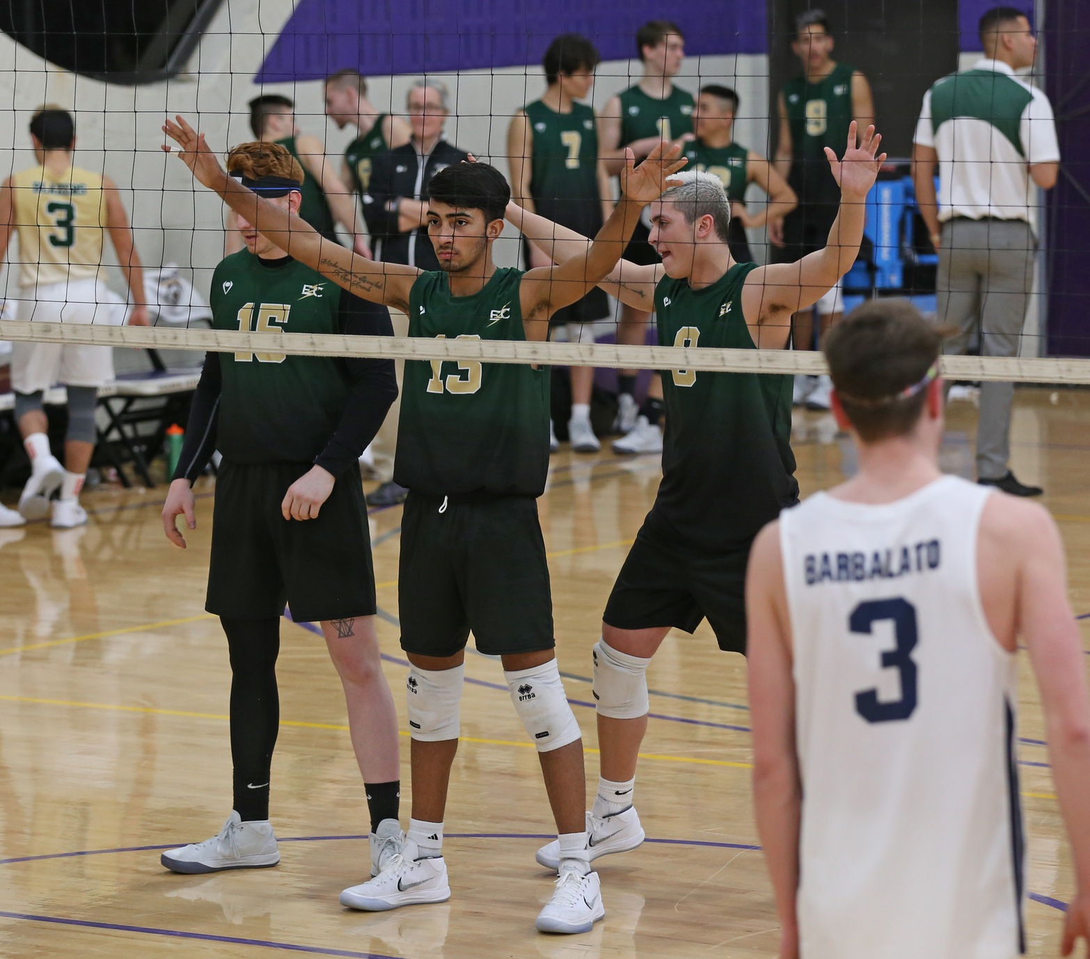 NO. 15 Men&rsquo;s Volleyball Split Tri-Match With NO.10 Endicott College and Vassar College