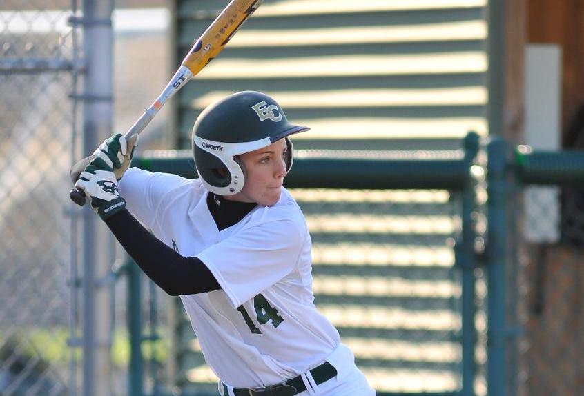 Softball Walks Off With Doubleheader Sweep of Newbury