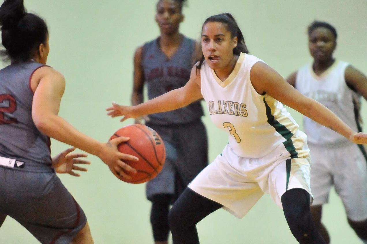 Women&rsquo;s Basketball Falls to Regis College, 71-43