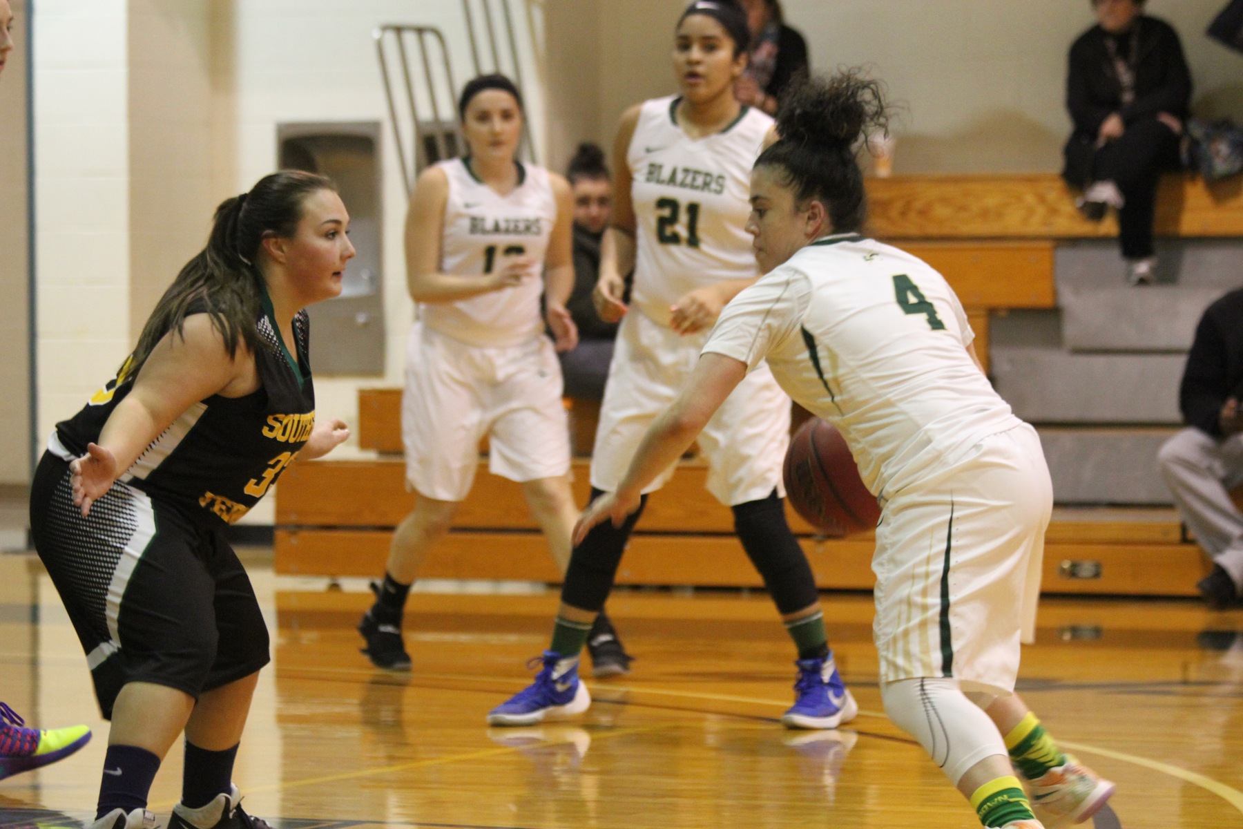 Women's Basketball Dismantles Southern Vermont