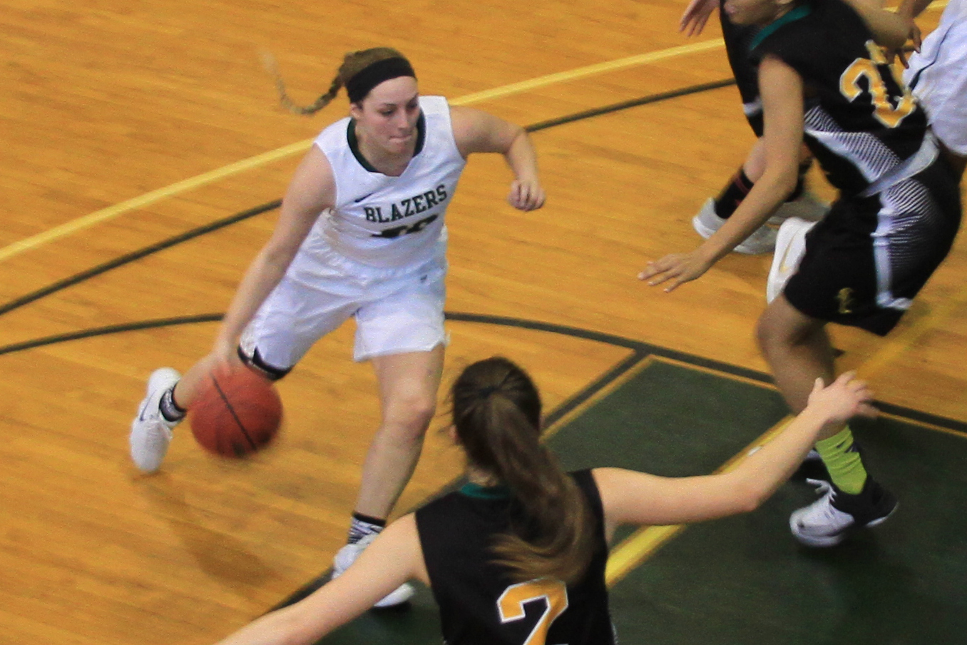 LaRochelle Scores 18 Points In Senior Day Win