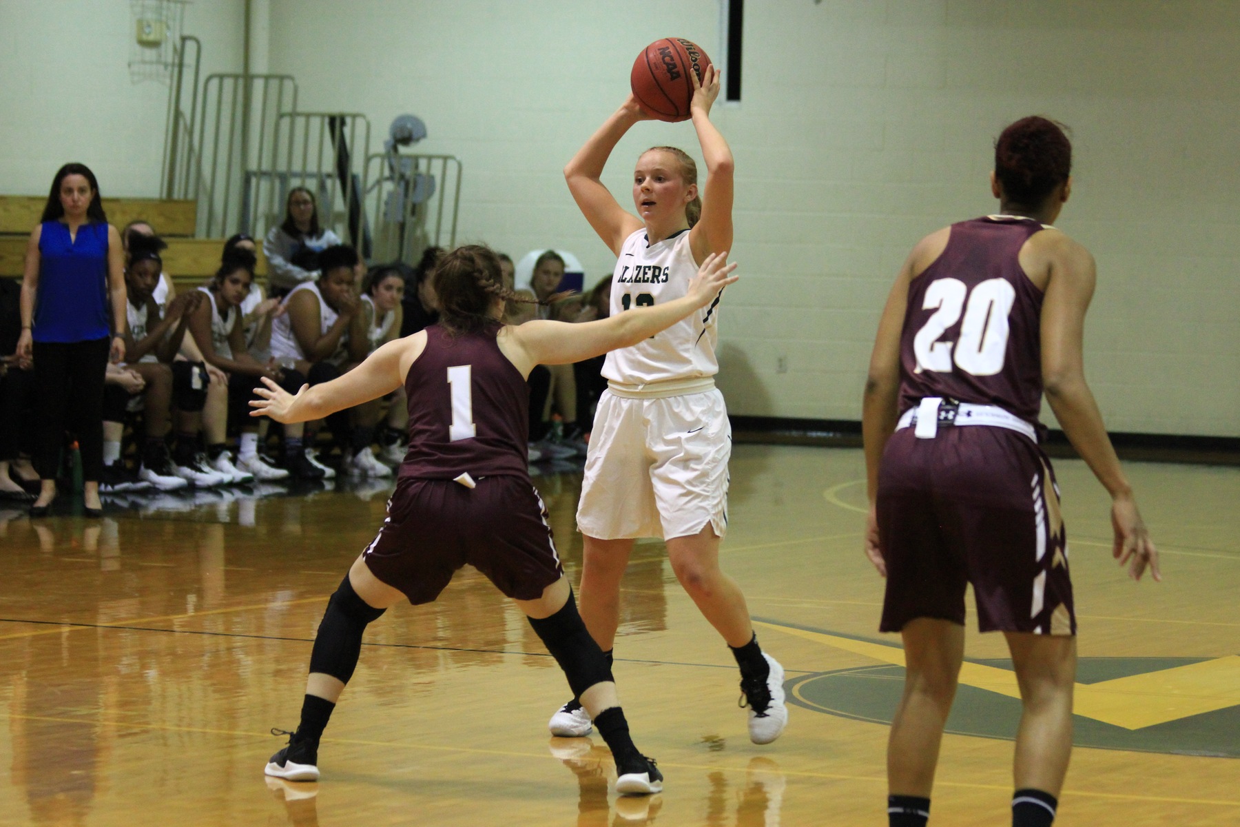 Lockdown Defense Leads Elms Women's Basketball To Win Over Mount Holyoke