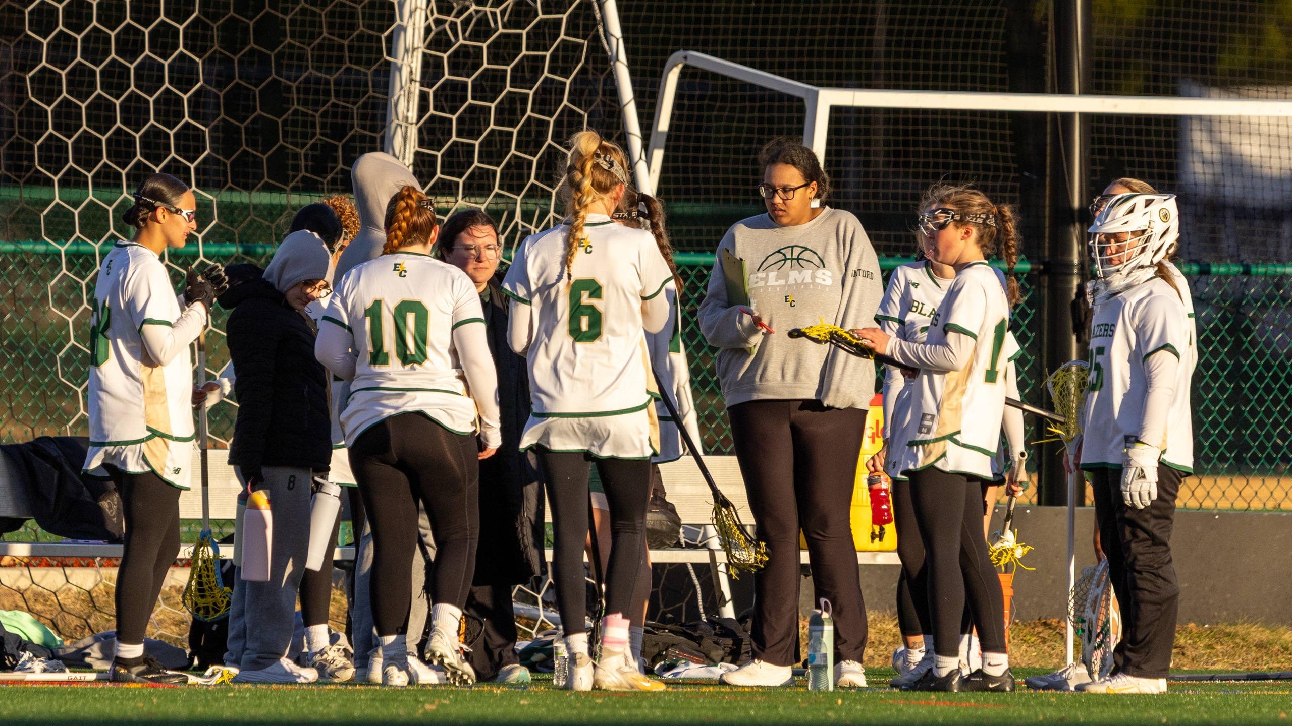 Simmons Swims Past Women&rsquo;s Lacrosse, 19-3