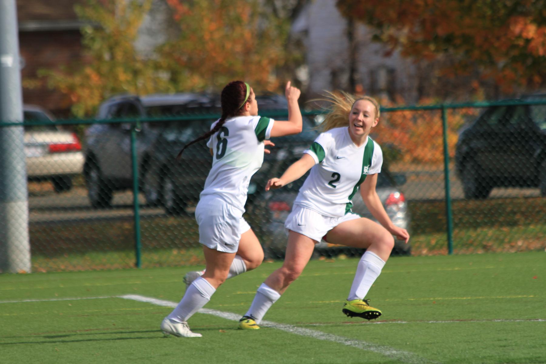 Women's Soccer Clips Cougars on Last-Minute Goal