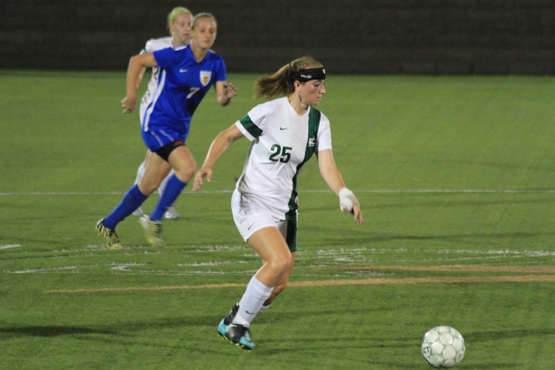 Clark, Bailey, Molin Spring Blazers to Season-Opening Win At Albertus Magnus