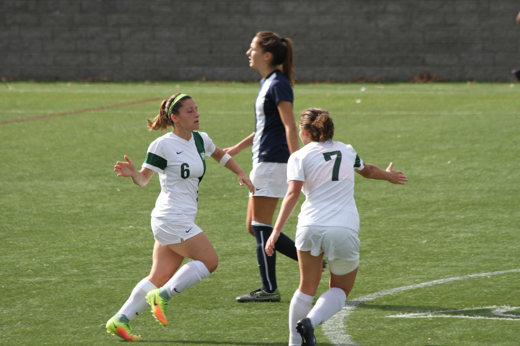 Women's Soccer Draws With #21 Brandeis