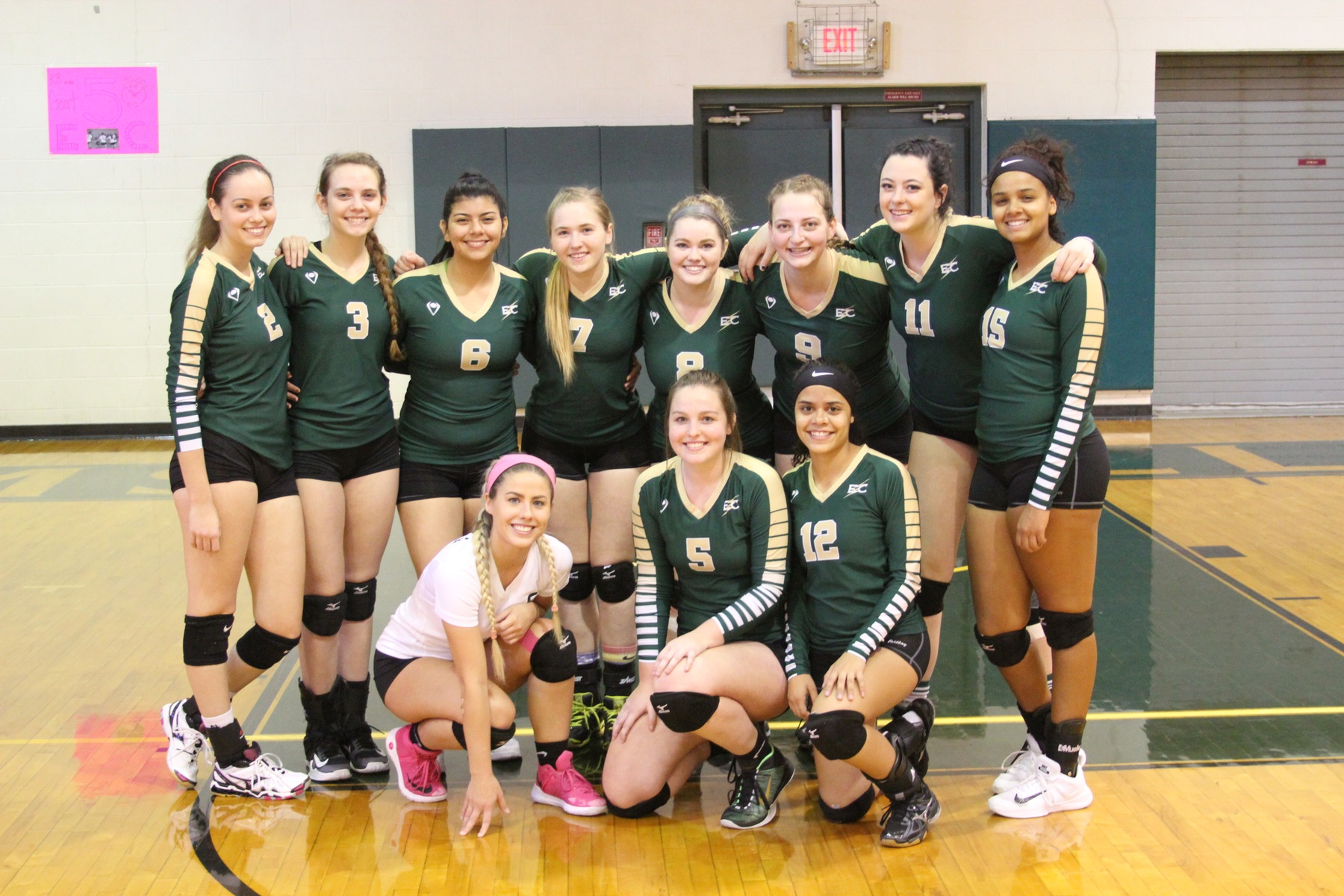 Women's Volleyball Sweep Mitchell On Senior Day